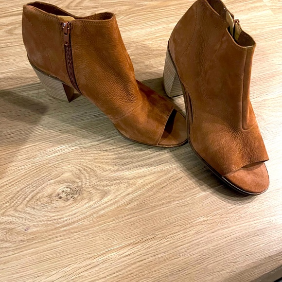 Lucky Brand booties - Picture 1 of 3